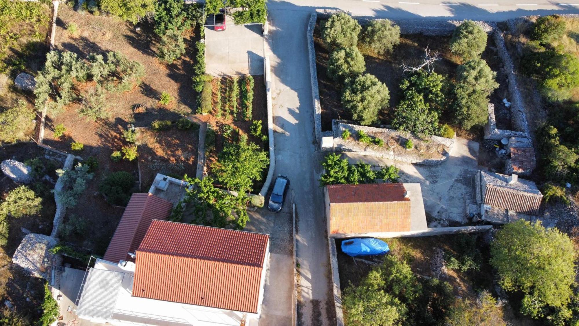 Betini Apartments - Authentic Island Escape Komiža Екстериор снимка