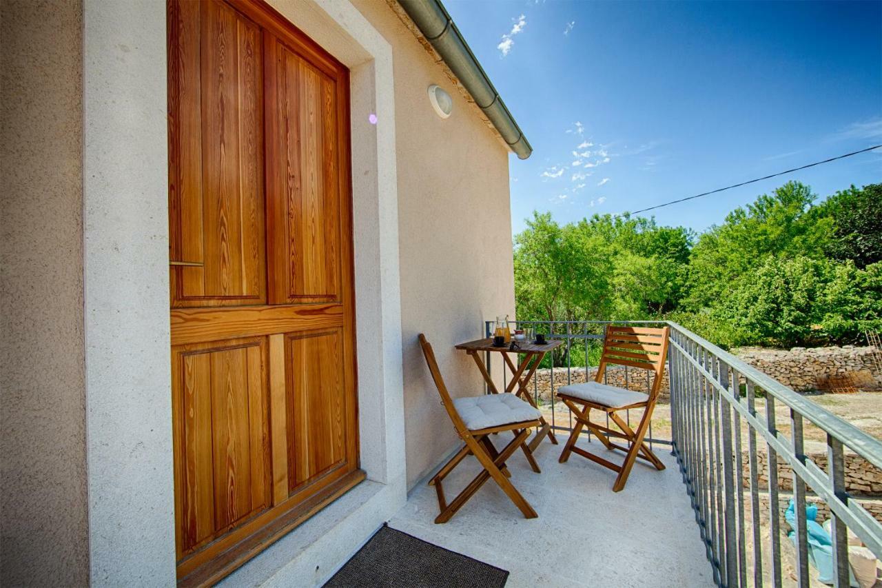 Betini Apartments - Authentic Island Escape Komiža Екстериор снимка
