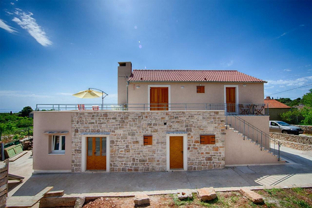 Betini Apartments - Authentic Island Escape Komiža Екстериор снимка