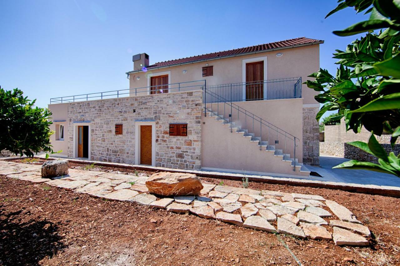 Betini Apartments - Authentic Island Escape Komiža Екстериор снимка